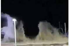 Ondas enormes se levantam do Mar da Galileia pela primeira vez em 30 anos