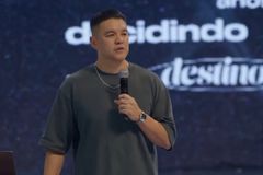\"Sua dor é legítima, mas abandonar igreja não é uma opção\", diz Téo Hayashi a desigrejados