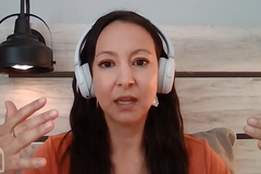 Mulher deixa o ocultismo após experiência sobrenatural com Jesus: ‘Ele é a luz’