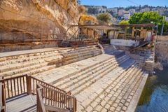 Arqueólogos exploram Tanque de Siloé, onde Jesus curou cego em Jerusalém