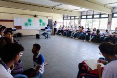 Projeto de lei que permite \"intervalos bíblicos\" nas escolas é aprovado em Recife