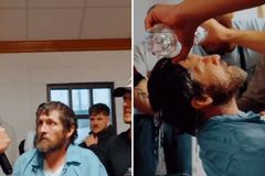 Homem condenado à prisão perpétua é batizado: \"Vamos vê-lo no céu\"