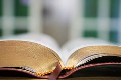 A necessidade de um posicionamento eficaz da igreja cristã frente aos ataques do comunismo