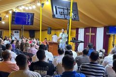 Trans se converte e tem visão durante batismo no Oriente Médio: ‘Vi Jesus glorioso’