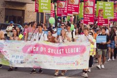 Marcha pela Vida reúne 2.000 participantes contra o aborto nas ruas de Zurique