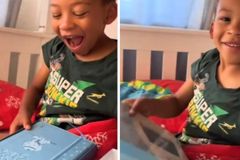 Criança viraliza ao pedir Bíblia de presente de aniversário: \"Fome de Deus\"