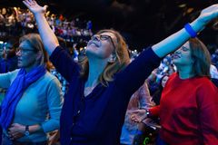 Culto evangelístico atrai 14.000 na Bélgica com mais de 1.000 vidas convertidas a Jesus