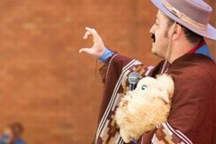 'Pastor Gaúcho' adapta trechos da Bíblia à linguagem da região e ganha seguidores