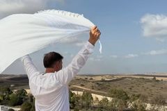 Pastor ora por reféns na fronteira de Gaza: \"O tempo é profético\"