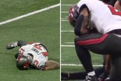 Jogador da NFL se ajoelha em campo e ora por colega lesionado durante partida