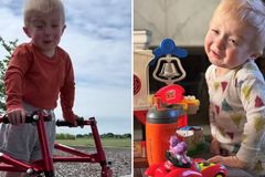 Menino de 2 anos com síndrome rara inspira: \"Deus me me fez perfeito\"