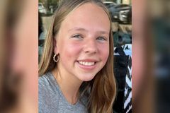 Após 57 dias, menina baleada na cabeça em escola dos EUA recebe alta: \"É um milagre\"