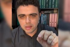 Teólogo alerta sobre PL que proíbe alteração da Bíblia: \"Liberdade religiosa em risco\"