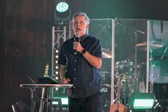 Pastor alerta sobre cristianismo cultural: \"O mundo quer valores bíblicos, mas nega Cristo\"