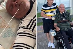 Tetraplégico usa suporte para ler a Bíblia e prega nas ruas: \"Deus me deixou vivo pra isso\"