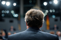 Quando a política vira religião: O perigo da idolatria nas ideologias modernas