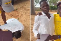 Obreiro chora ao receber Bíblia de estudo na África: \"Não tinha acesso\"