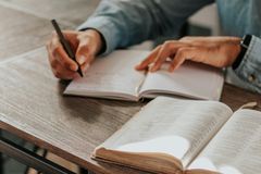 A dinâmica da condução divina