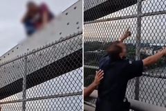 Policial impede suicídio ao orar em ponte no Panamá: ‘Deus é o único que dá solução’