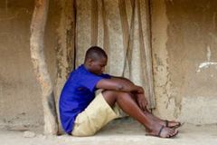 Jovem é espancado e expulso de família muçulmana por se tornar cristão, em Uganda