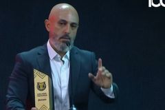 Rafael Guanaes exalta Jesus ao ser eleito melhor técnico do Brasileirão: \"Merece a honra\"