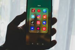 Quando o feed vence os fatos