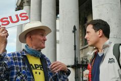 Cristãos celebram suspensão de regra de ruído contra pregadores de rua na Irlanda do Norte