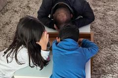 Citando a Bíblia, menino repreende tempestade no nome de Jesus: ‘Perca sua força’