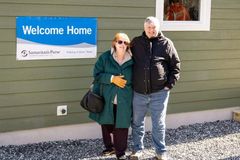 Após perder tudo em furacão, casal recebe casa nova de missão nos EUA: ‘Jesus é o alicerce’