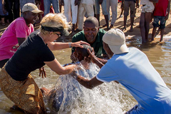 Heidi Baker diz que após perdoar terroristas em Moçambique, muitos se entregaram a Jesus