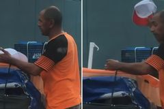 Ambulante prioriza oração antes de vender café em Recife: ‘Primeiro falo com Deus’