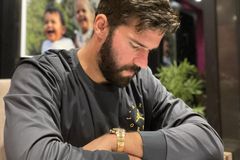 \"A fé em Jesus não é slogan, é a confiança plena no Filho de Deus\", diz Alisson Becker