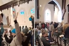 Após protestos em igreja nos EUA, Alabama analisa tornar crime a interrupção de cultos