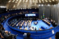 Projeto de lei quer autorizar leitura da Bíblia e símbolos religiosos nos três Poderes