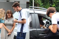 Alunos oram por pais na saída de escola: “Sentimos a presença de Deus”