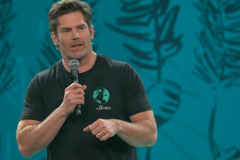 Criador de The Chosen revela batalha espiritual nos bastidores: ‘A guerra é real’