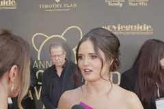 Atriz de Hollywood dedica sua carreira a Deus após conversão: 'Vou espalhar a Palavra'