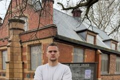 “Há um avivamento chegando”: Britânico compra igrejas fechadas para mantê-las abertas