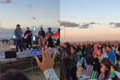Culto ao amanhecer atrai multidão em praia no RS: "Pessoas aceitaram Jesus"