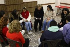 Estudo bíblico leva mulheres de diferentes origens religiosas a Jesus na Síria