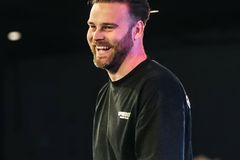 Reino Unido: Pastor relata mais de 1.000 conversões em 1 ano de ministério com a Geração Z