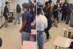 50 alunos aceitam Jesus em evangelismo em escola nos EUA: 'A Bíblia está sendo pregada'