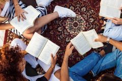 Guia de estudo gratuito ajuda cristãos a entender os eventos do fim dos tempos