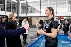 Após não encontrar paz no dinheiro e na Nova Era, jovem se converte: "Precisava de Jesus"