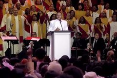 Igreja doa mais de US$ 1 milhão para impedir despejos de 338 famílias nos EUA