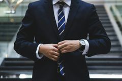 Autor cristão ensina sobre ambição e o vazio do sucesso profissional sem Deus