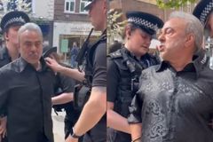 Pastor de 66 anos é preso após criticar Islã em evangelismo de rua na Inglaterra