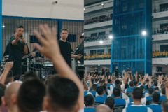 Banda adora com 4.000 presos em prisão em El Salvador: ‘Em Cristo há liberdade”