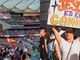 Cristãos evangelizam nas ruas e louvam em estádio em Madri: “Salvação e milagres”