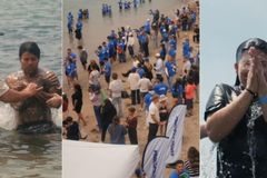 Igrejas se unem e levam centenas de pessoas ao batismo em praia da Califórnia